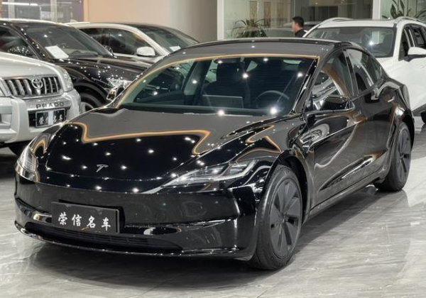 升利配 3.1万公里Model 3仅17.3万，动力猛续航长，值不值得买？